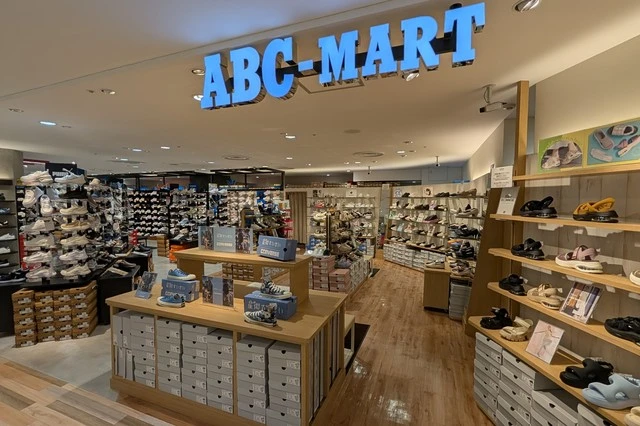 星街すいせいコラボCONVERSE 展示 in 池袋パルコ6階