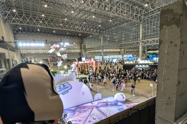 EXPO閉館、最後に出口から会場全体を撮影
「hololive SUPER EXPO 2025」より