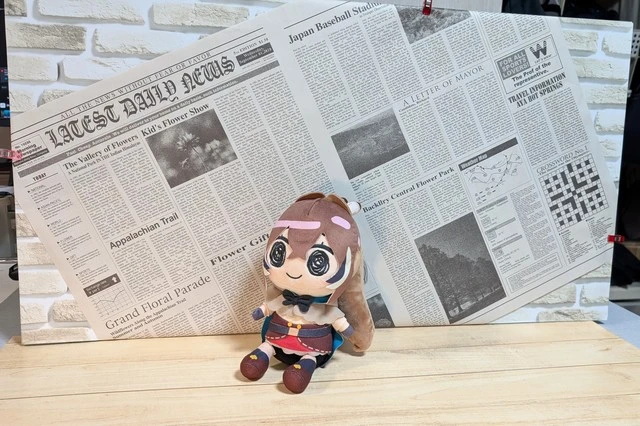 100均だけで作れる推し活撮影ブース アレンジ例 英字新聞を貼り付けてスタイリッシュに