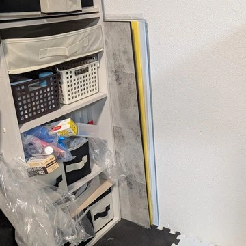大きいけど薄いのでスキマがあれば収納ラクラクな自作撮影スタンド
