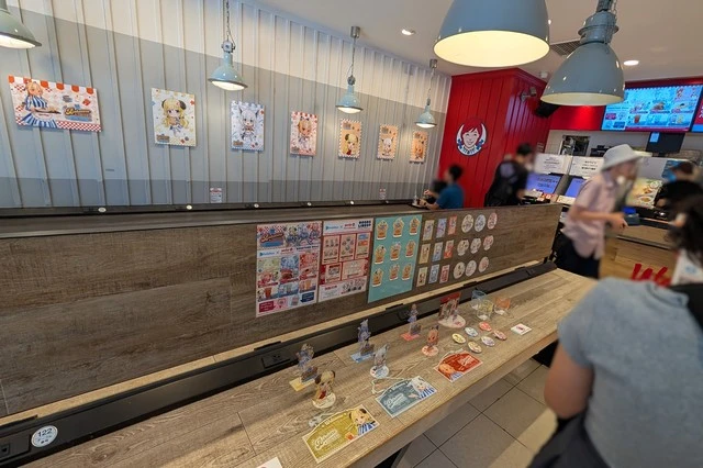 特別コラボ装飾店舗 横浜の内装の様子
- ホロライブ×ウェンディーズ・ファーストキッチン コラボ -