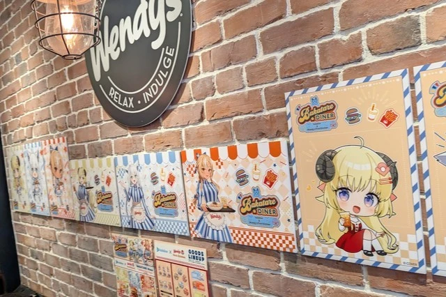 特別コラボ装飾店舗 池袋北口店の内装の様子
- ホロライブ×ウェンディーズ・ファーストキッチン コラボ -