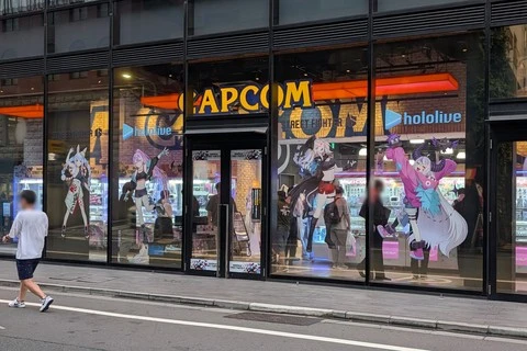 ホロライブ × ストリートファイター6コラボ カプコンプラサ池袋 ウィンドウディスプレイ