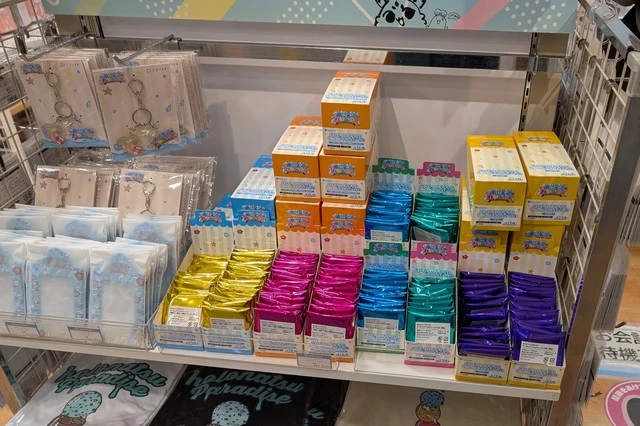 ホロナツパラダイスのグッズ販売の様子
- hololive production official shop in Tokyo Station -