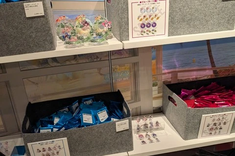 グッズ販売の様子
-ホロナツパラダイス POP UP SHOP-