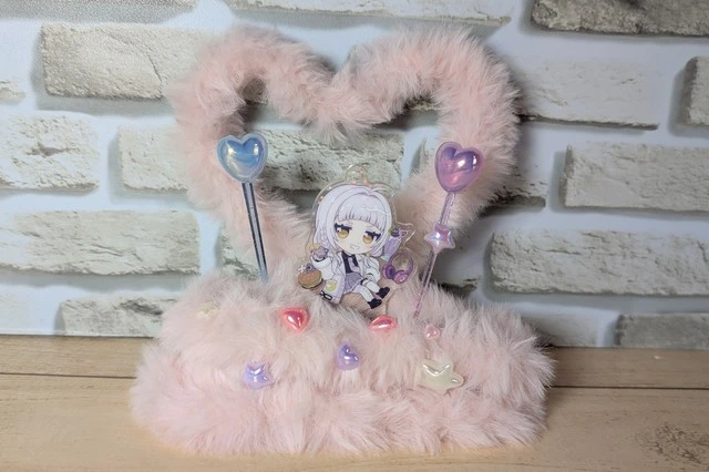 ふわふわモール+デコレーションシール+パーティーピック+メラミン
でアクスタをデコレーション