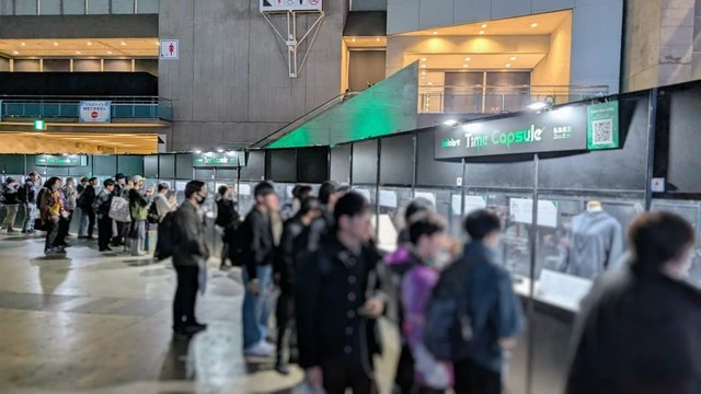 hololive SUPER EXPO2026 の hololive Time Capsule(私物展示ブース)の様子
初日のお昼前なのでまだそこまで混雑してませんでした