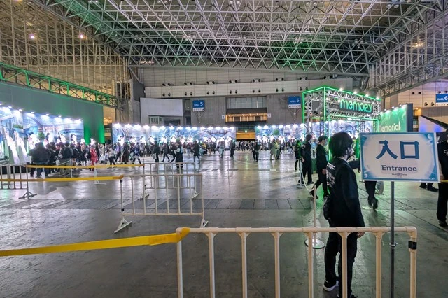 hololive SUPER EXPO2026 memorial Stageの様子
等身大パネルが一同に集まり賑やか