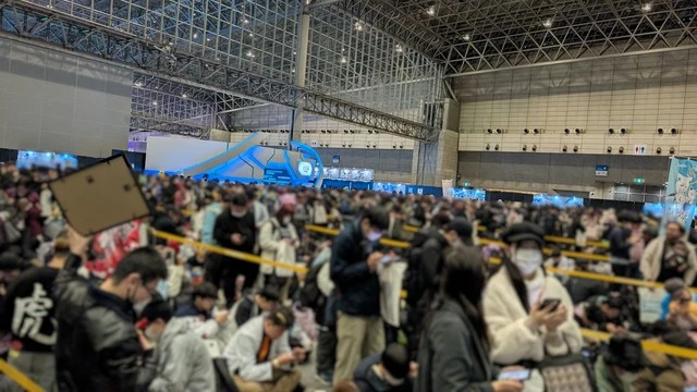 hololive SUPER EXPO2026 ファストチケットで入場待機の様子
決められたブロックごとに整列