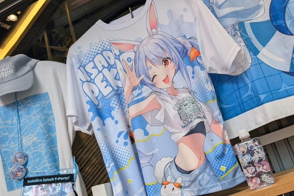 hololive Splash T-Party! 兎田ぺこらTシャツ キービジュアルイラストのTシャツは会場でも購入可能